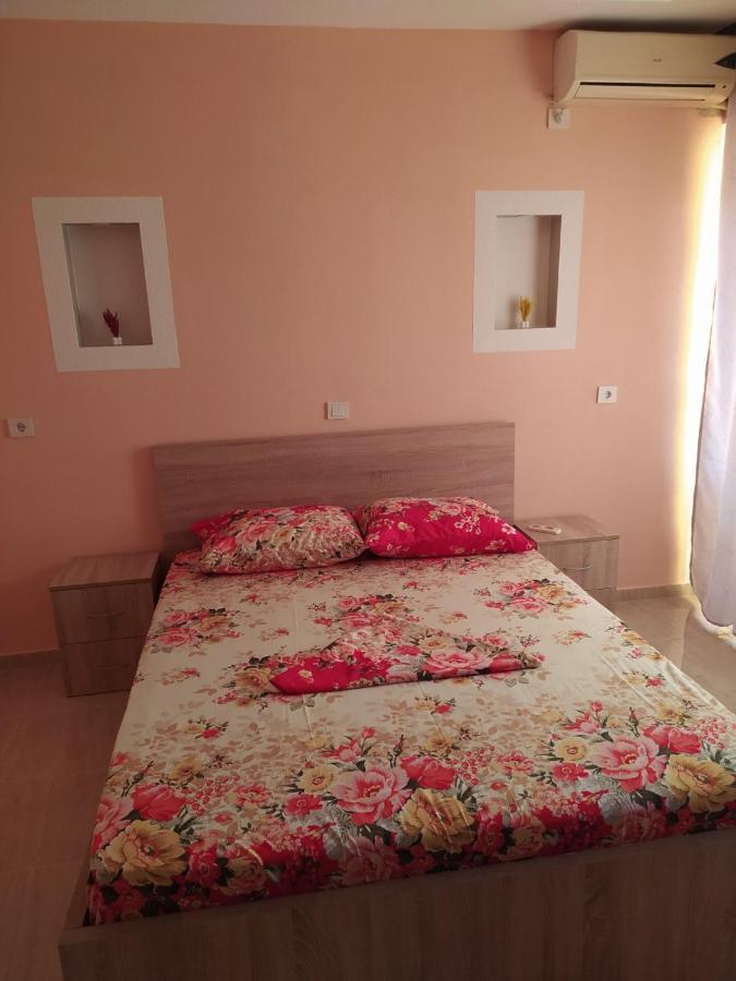 Grandino Holiday Rooms&Apartments Ulcinj Exterior photo
