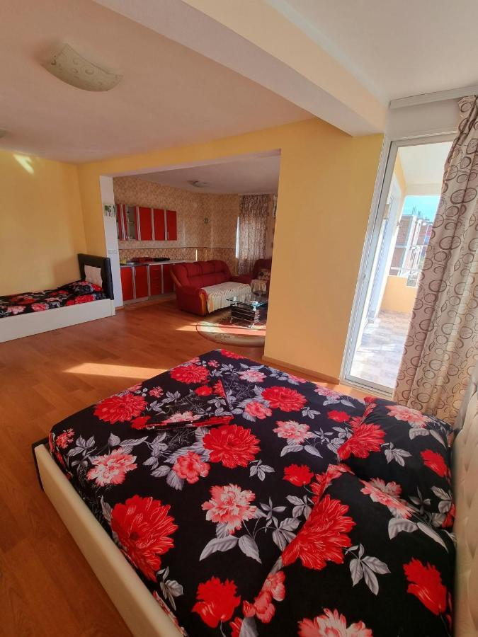 Grandino Holiday Rooms&Apartments Ulcinj Exterior photo
