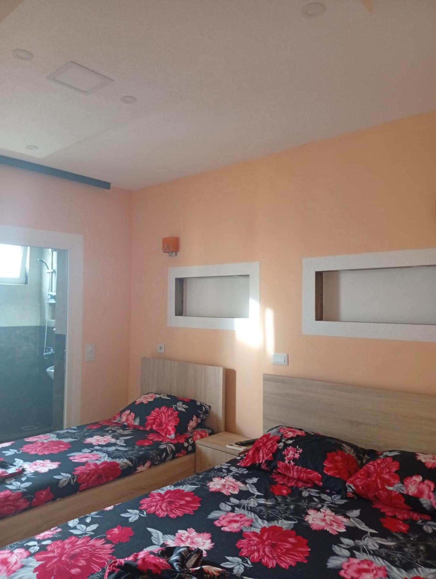 Grandino Holiday Rooms&Apartments Ulcinj Exterior photo